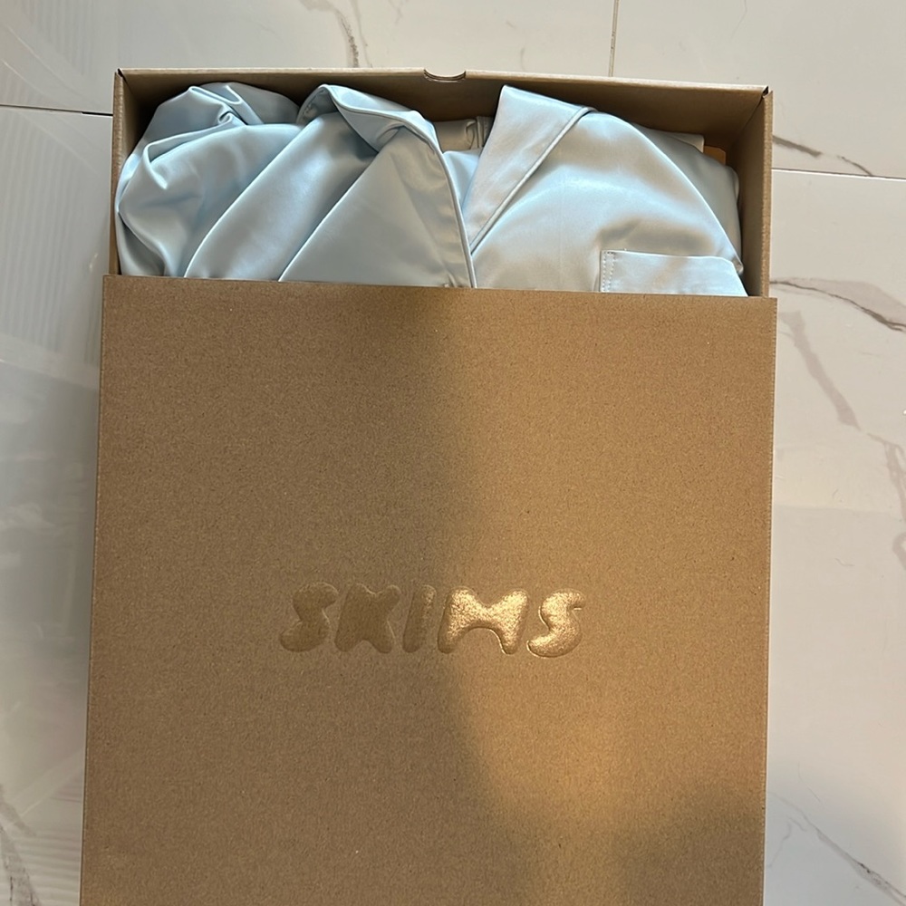 Skims hotel shine long sleeve button up sleep set frost